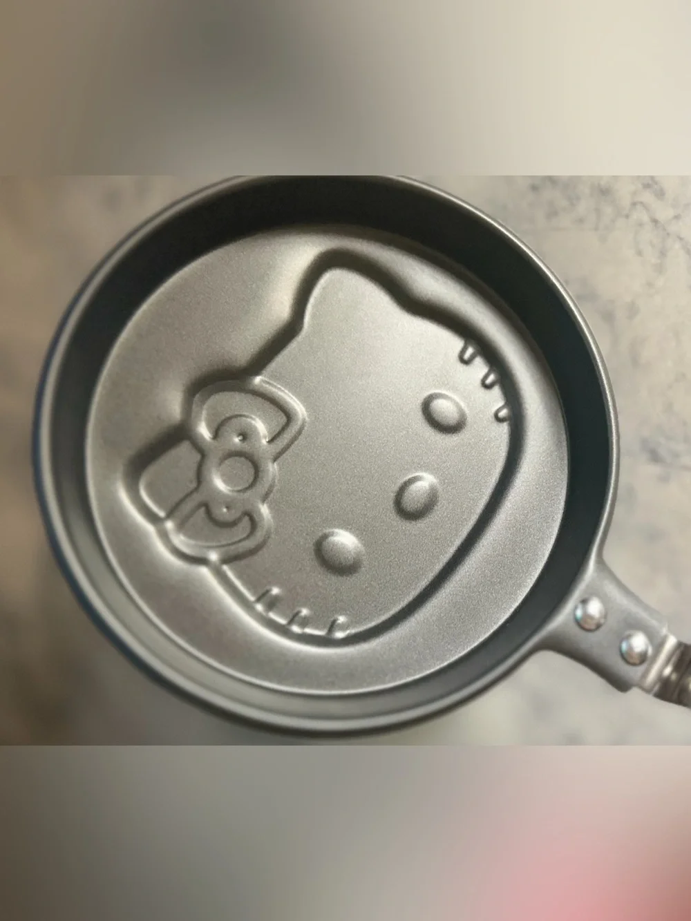 Hello Kitty Pink Character Pancake Pan with Bow Design small pancake size NWT